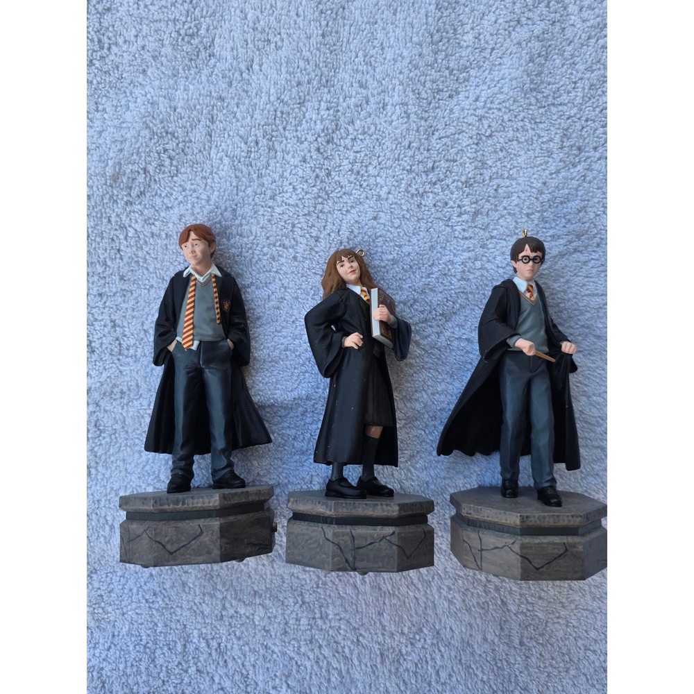 Hallmark Keepsake Storytellers Harry Potter Hermione Ornament 2019 QXI3259 E2 - Picture 2 of 16